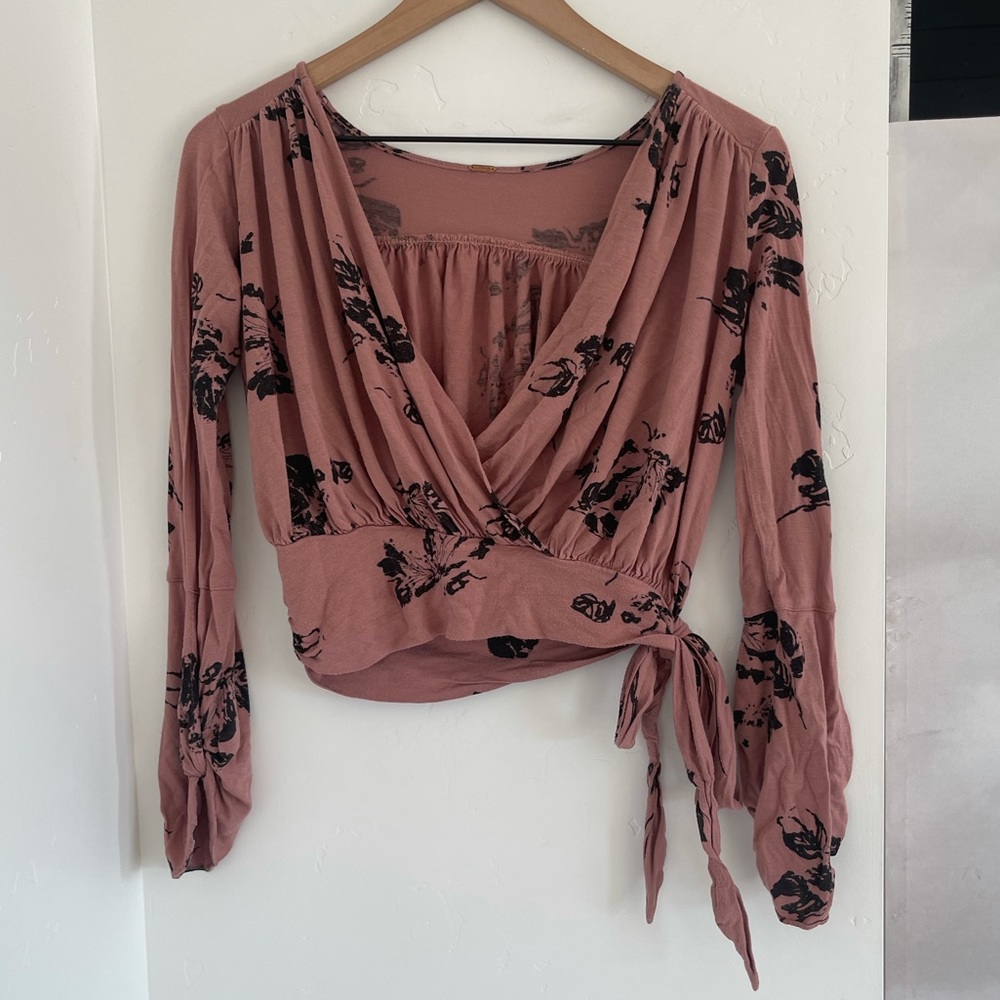 Free People Blouse Top Womens Size M Long Sleeve Deep V Tie Wrap Black Floral